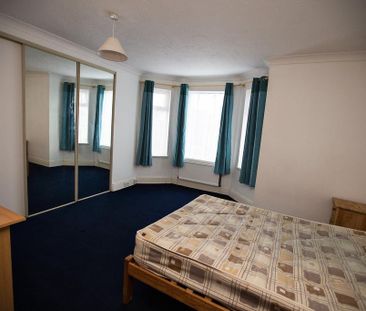 5 bedroom semi-detached house to rent - Photo 5