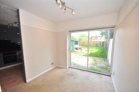 3 bedroom terraced house to rent - Photo 5