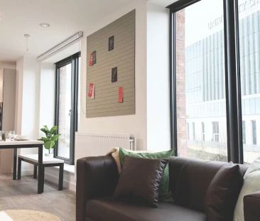 Classic 6 Bed Upper Floor - Ensuite - Photo 1