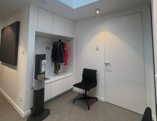 Kastel: Vier Zimmer Penthouse, top-EBK, Terrasse und Stellplatz in Laufnähe zum Rhein - Photo 1