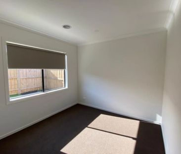 Spacious Family Excellence in Westbrook Estate - Photo 1