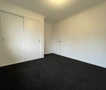 Modern Unit in the heart of New Norfolk! - Photo 4