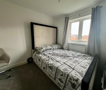 3 bedroom semi-detached house to rent - Photo 5