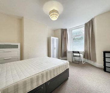 4 bedroom terraced house to rent - Photo 1