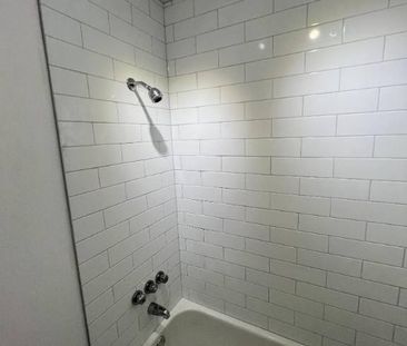 1 1/2 tout compris avec internet décembre - Photo 4