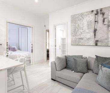 Excellent 2 Bedroom apartment for rent in Goya, Madrid - Photo 2