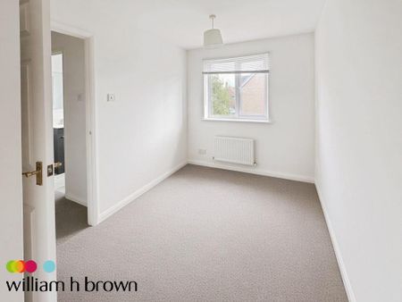 2 bedroom end of terrace house to rent - Photo 3