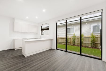 Beautiful Style, Convenience, and Privacy - Photo 5