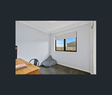 Modern Home, Great Location - Photo 4