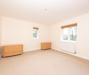 Heriot Court, Camberley, Surrey, GU15 - Photo 2
