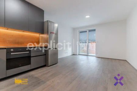 Podnájem moderního bytu 1+kk 33 m - Photo 5