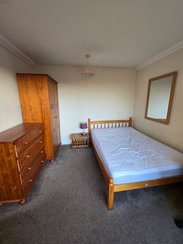 5 bed house to rent in Bluebell Crescent, Norwich, Norwich - Photo 2