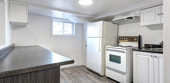2 1/2 Rénové à Ste-Thérèse - Libre - Photo 2