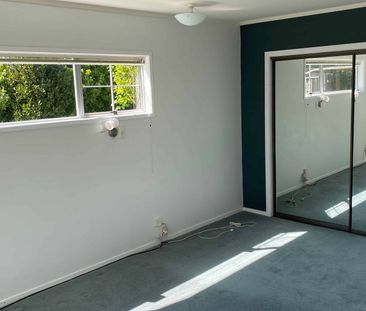 Single Level And Sunny - Photo 2