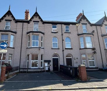 1 bedroom ground floor flat to rent - Photo 2
