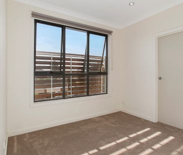 Contemporary Luxury Living - Photo 6