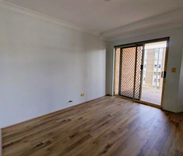 3 bed 1.5 bath - Photo 6