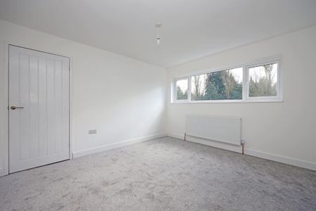 4 bedroom detached house to rent - Photo 5