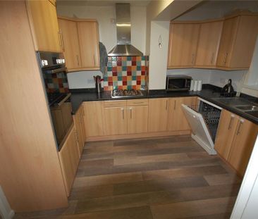 3 bedroom semi-detached house to rent - Photo 3