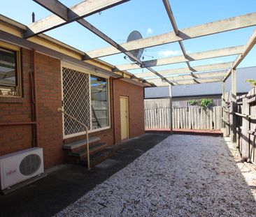 Centrally located two-bedroom home - Photo 6