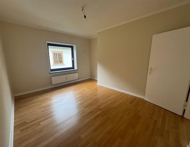 Helle 3-Zimmer-Wohnung zur Miete in Hamburg-Nienstedten- Wentzel Dr. - Photo 1