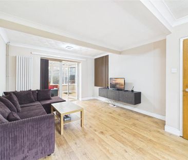 3 bedroom semi-detached house to rent - Photo 2