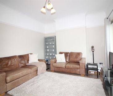 2 Bedroom Flat - Photo 1