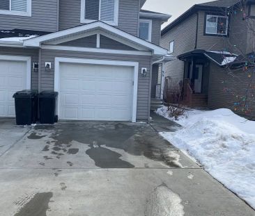 Duplex For Rent — 3 Bedrooms Duplex - Photo 1