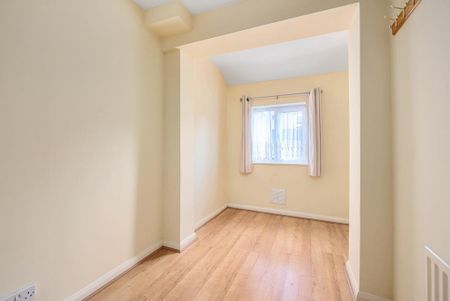 2 bedroom maisonette to rent - Photo 5