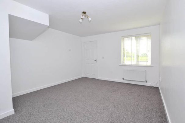 3 bedroom end of terrace house to rent - Photo 1