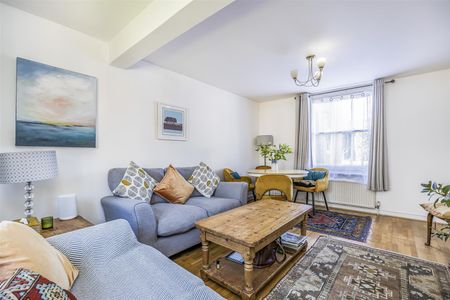 Cottage For Rent 19 Leigh Road, Havant - Photo 3