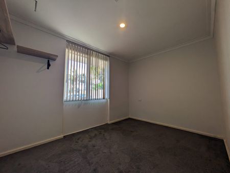 Cosy and Quiet Living in a Whisper Quiet Cul-De-Sac - Photo 3