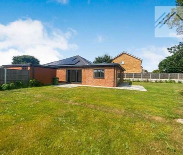 Friern Gardens, Wickford, SS12 - Photo 2