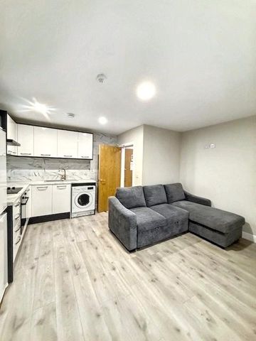 1 bedroom flat to rent - Photo 2