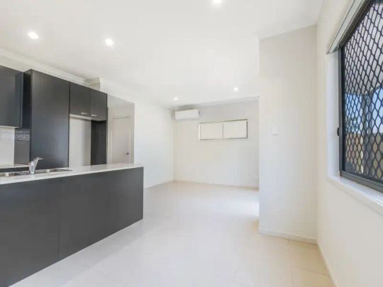 “Modern Townhouses in Prime Heathwood Location -$520 to INCREASE TO $600 PER WEEK FROM 05/02/2026” - Photo 1