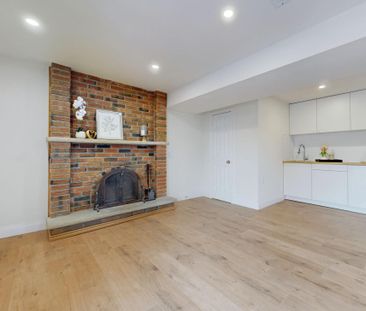 For Lease - 47 Lowe Boulevard, Newmarket, Ontario - Photo 6