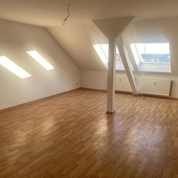 Dachgeschosswohnung mit 2 Zimmern - Photo 1