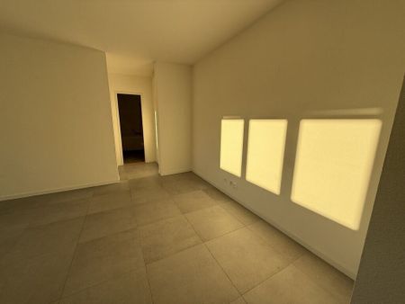 Luminous 2-room apartment in the city center - Photo 4