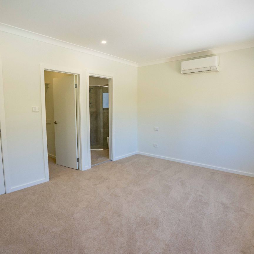 1 Strawberry Terrace, Glendale NSW 2285 - House For Rent | Domain - Photo 1