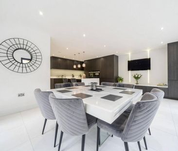 5 bedroom detached house to rent - Photo 3