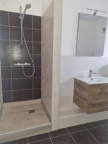 Location Appartement 3 pièces 63m² - Photo 4