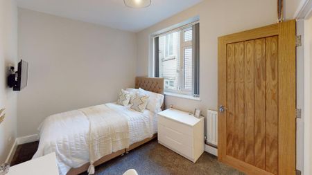 5 bedroom flat to rent - Photo 5