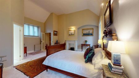 3 bedroom character property to rent - Photo 3