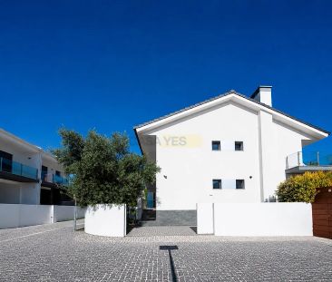 House T4 in Oeiras e São Julião da Barra, Paço de Arcos e Caxias, Oeiras - Foto 1