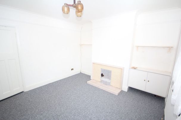 Micawber Avenue, Uxbridge, UB8 - Photo 1