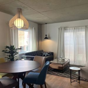 4 1/2 Neuf Tout Meublé Tout Inclus! - Photo 2