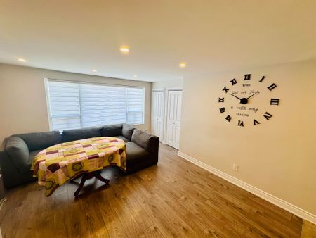 For Lease - 1032 Burnhamthorpe Road, Mississauga, Ontario - Photo 5