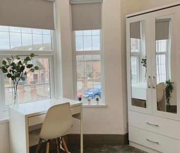 1 bedroom in a house share to rent - Photo 3