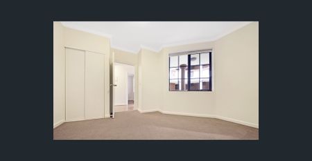 Spacious Three-Bedroom Apartment in a Prime Lifestyle Location - Photo 5