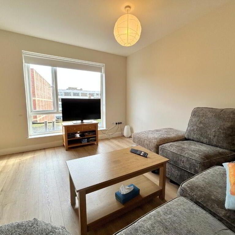 402 College Court Central, Belfast, BT1 6BF - Photo 1